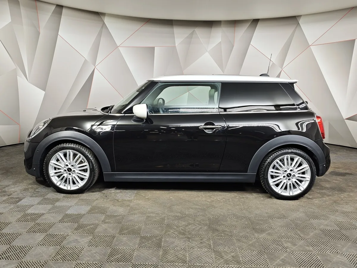MINI 3 двери Cooper S 2.0 AT (192 л.с.) Черный в АВИЛОН. Слайд №5
