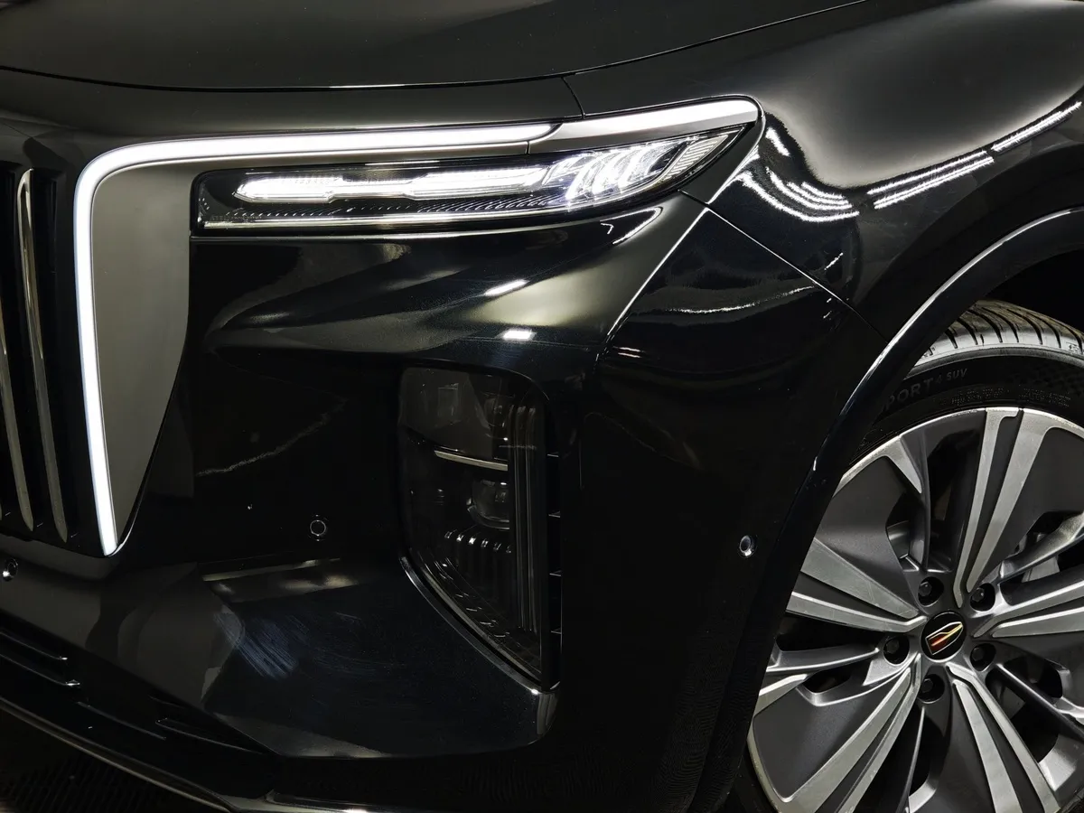 Hongqi E-HS9 AT 4WD (551 л.с.) 6 мест Делюкс Черный в АВИЛОН. Слайд №10
