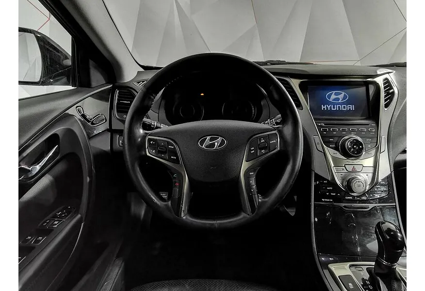 Hyundai Grandeur 3.0 AT (250 л.с.) Elegance Красный в АВИЛОН. Слайд №20