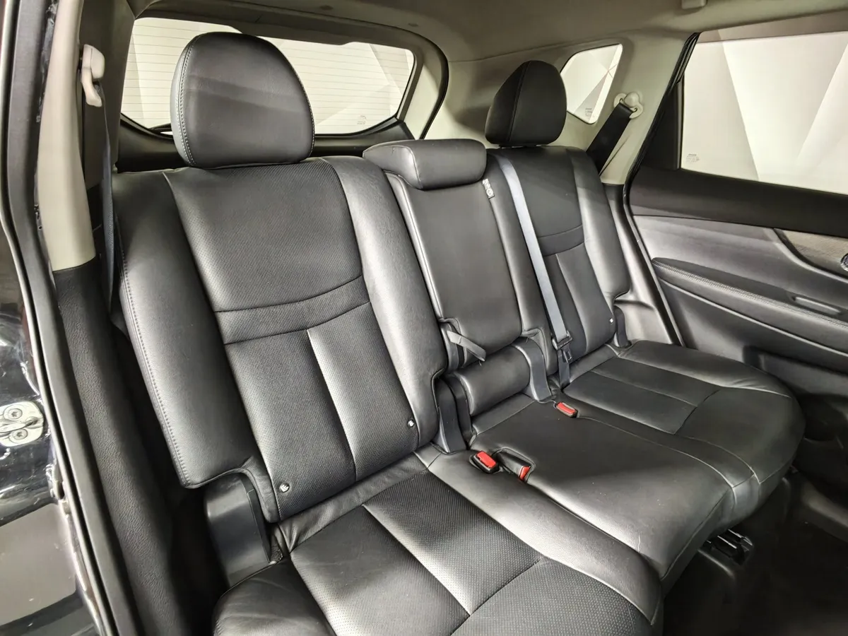 Nissan X-Trail 2.5 CVT AWD (171 л.с.) Черный в АВИЛОН. Слайд №17