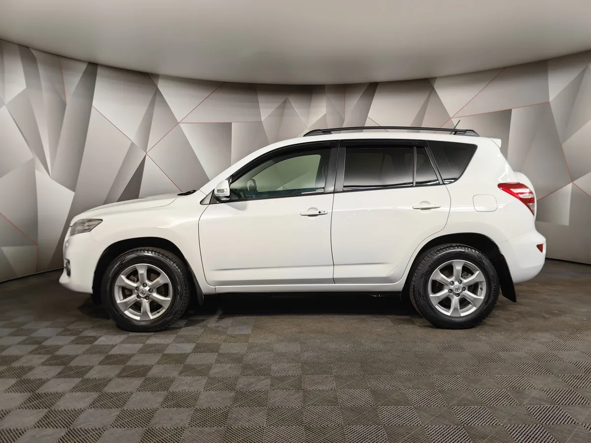 Toyota RAV4 2.0 CVT (158 л.с.) Белый в АВИЛОН. Слайд №5