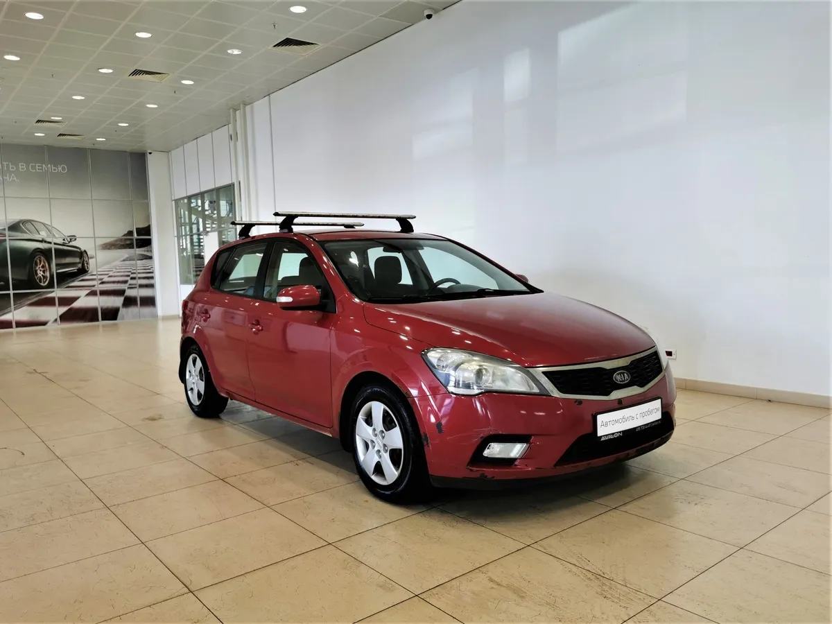 Kia Ceed 1.6 MT (129 л.с.) Comfort Красный в АВИЛОН. Слайд №2