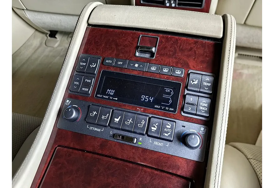 Lexus LS 460 L AT (381 л.с.) Exclusive 4 Черный в АВИЛОН. Слайд №20