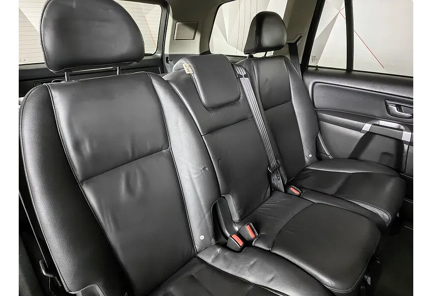 Volvo XC90 2.5 T5 Geartronic AWD (5 мест) (210 л.с.) Красный в АВИЛОН. Слайд №17