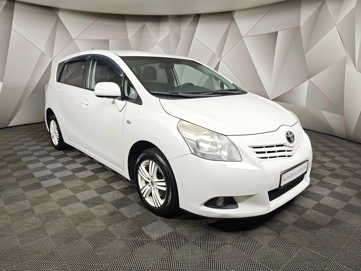 Toyota Verso 1.8 CVT (150 л.с.) Белый в АВИЛОН. Слайд №3