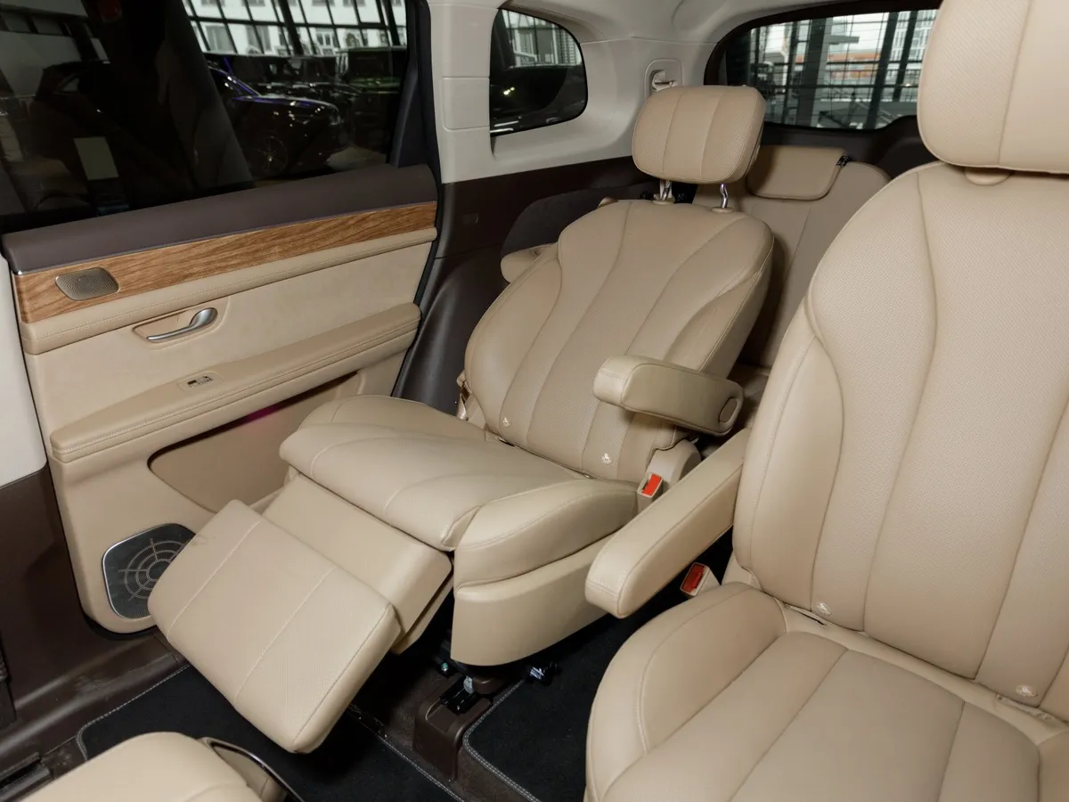 Seres M7 1.5 AT AWD (439 л.с.) Premium Черный в АВИЛОН. Слайд №13
