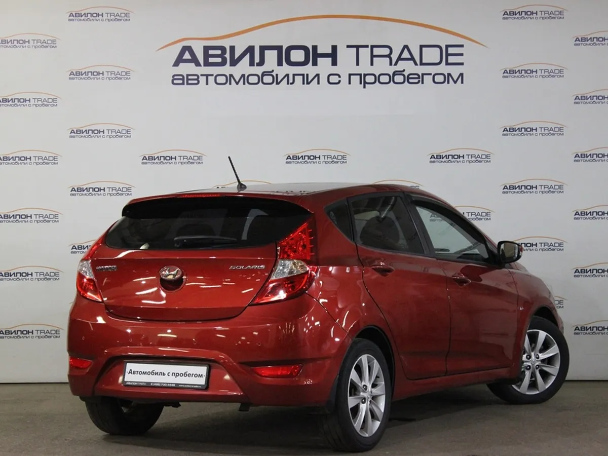 Hyundai Solaris 1.6 AT (123 л.с.) Dynamic Красный в АВИЛОН. Слайд №4