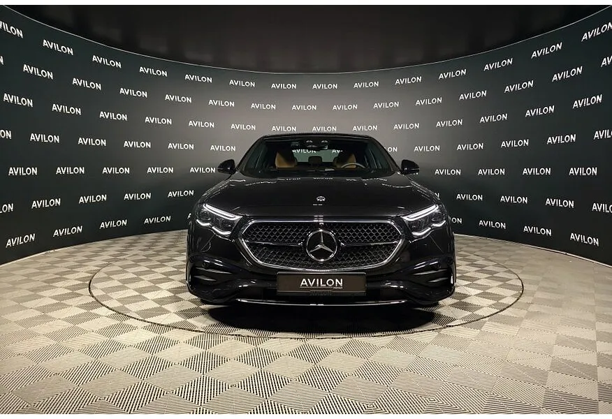 Mercedes-Benz E-Класс E 300 4MATIC (258 л.с.) Черный в АВИЛОН. Слайд №5