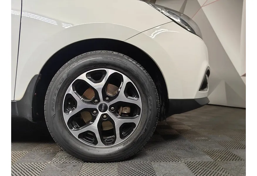 Hyundai ix35 2.0 CRDi AT 4WD (184 л.с.) Comfort + Navi Белый в АВИЛОН. Слайд №15