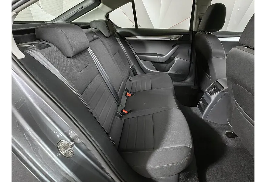 АВИЛОН - Skoda Octavia 1.8 TSI DSG (180 л.с.) Серый - slide 9