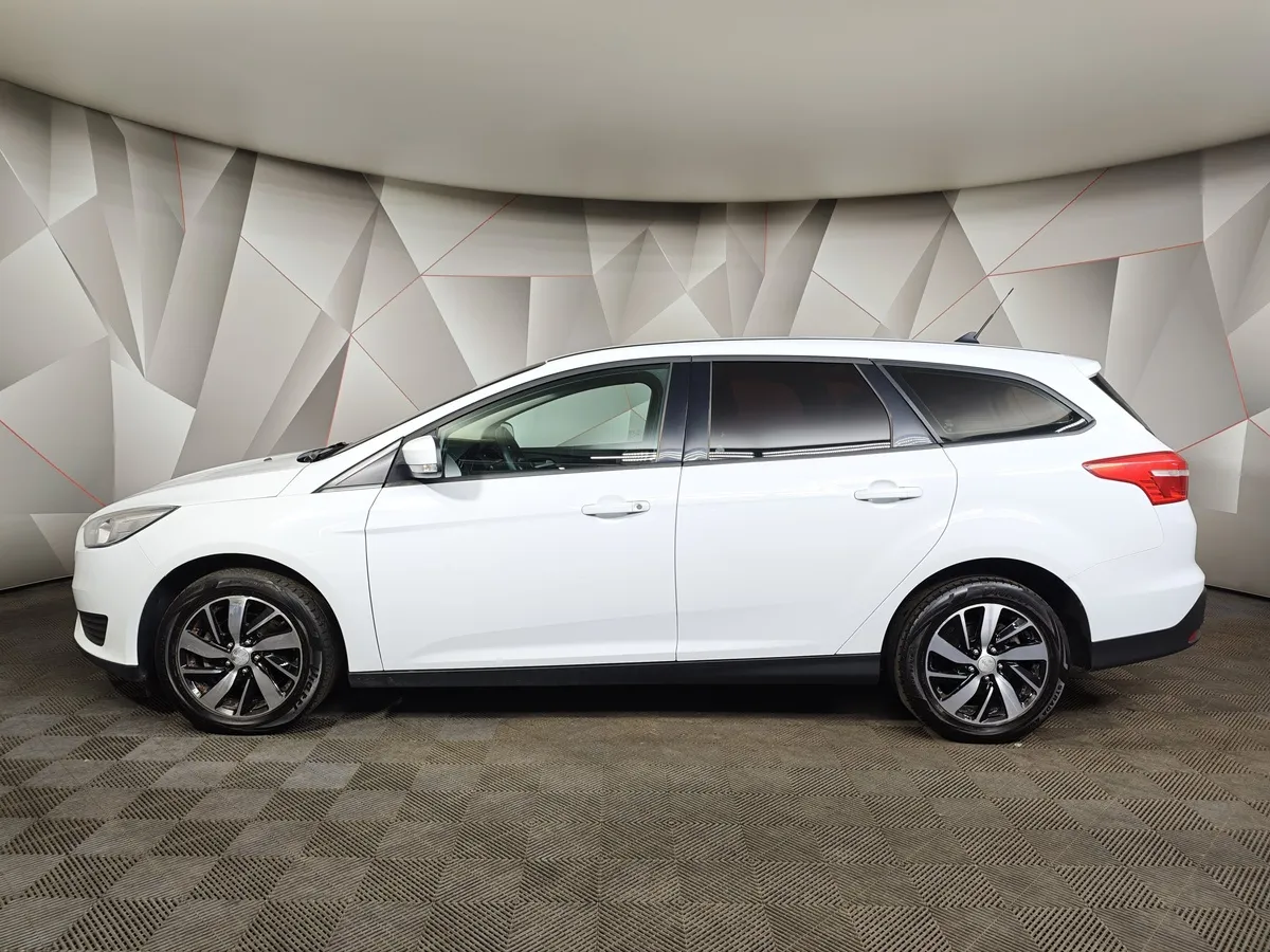 Ford Focus 1.6 MT (105 л.с.) Trend Белый в АВИЛОН. Слайд №5