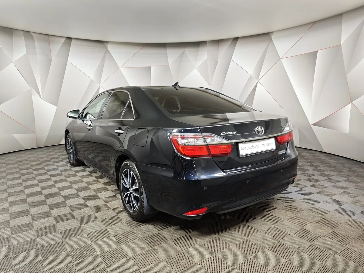 Toyota Camry 2.5 AT (181 л.с.) Черный в АВИЛОН. Слайд №4