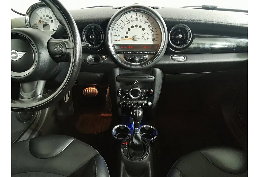 АВИЛОН - MINI Clubman 2.0 AT (192 л.с.) Коричневый - slide 8