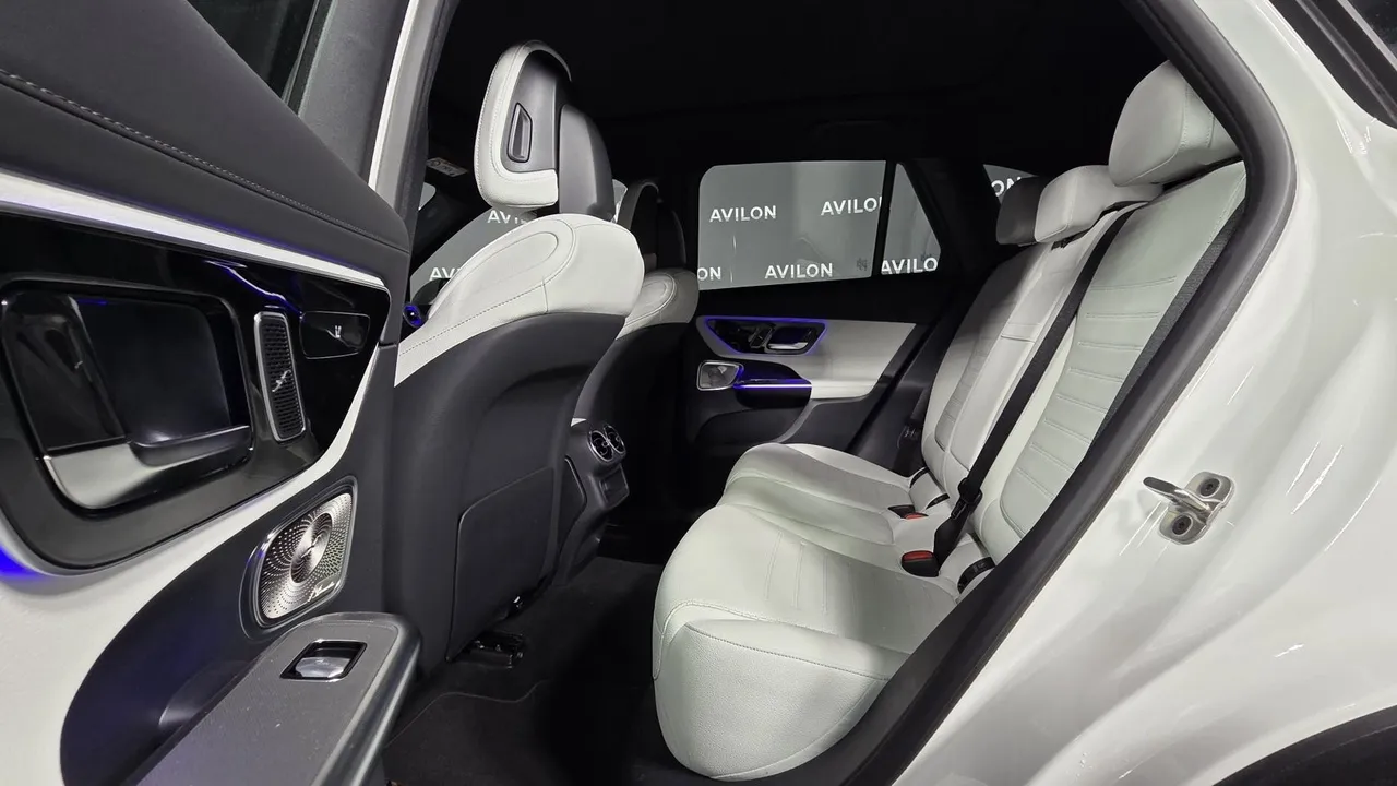 Mercedes-Benz GLC 300 4MATIC 9G-TRONIC (258 л.с.) Белый в АВИЛОН. Слайд №8