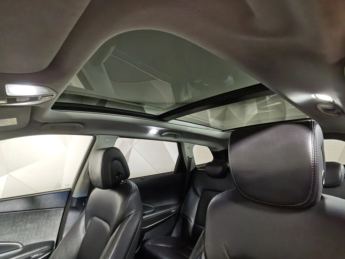 Hyundai Santa Fe 2.2 CRDi AWD 8AT (200 л.с.) High-Tech Черный в АВИЛОН. Слайд №22