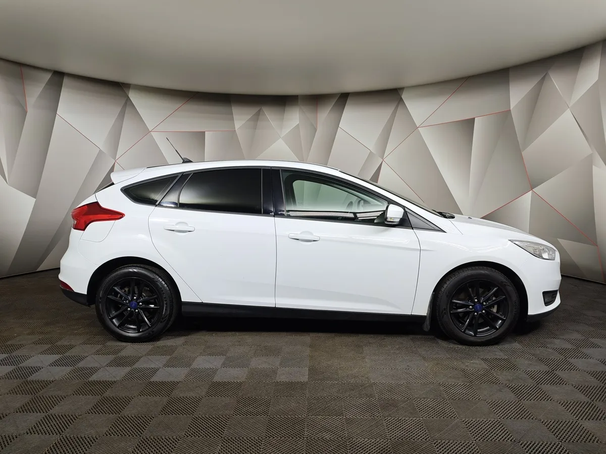 Ford Focus 1.6 Ti-VCT PowerShift (125 л.с.) Trend Белый в АВИЛОН. Слайд №6