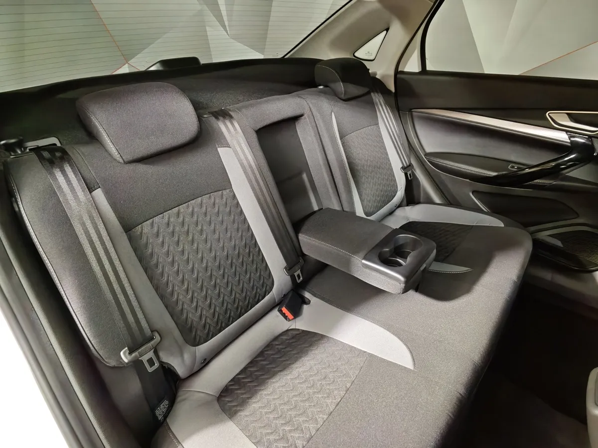 ВАЗ (Lada) Vesta 1.6 MT (106 л.с.) Белый в АВИЛОН. Слайд №17