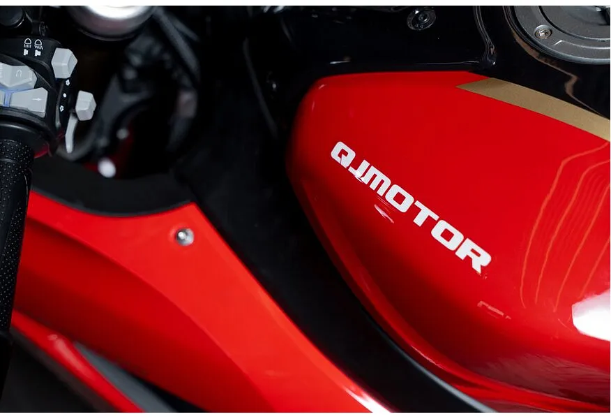 QJMOTOR SRK 800 RR 800 см³ (95 л.с.) 800 Красный в АВИЛОН. Слайд №10