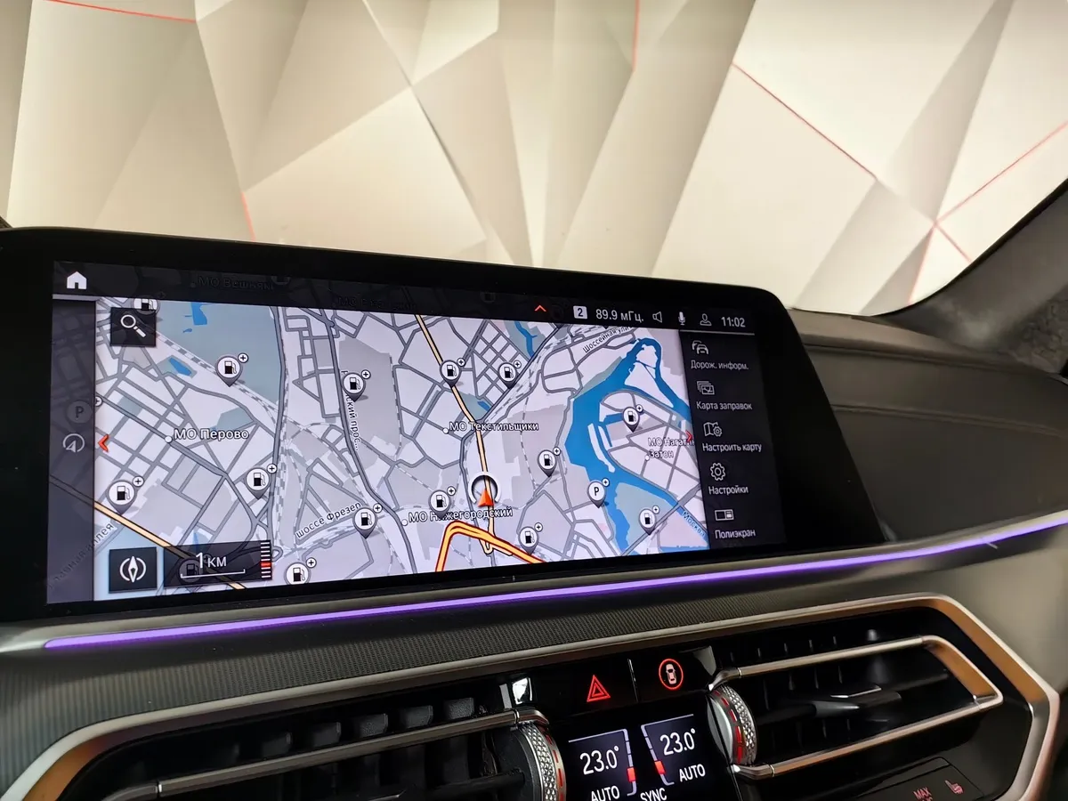 BMW X5 xDrive40d Steptronic (340 л.с.) Черный в АВИЛОН. Слайд №18