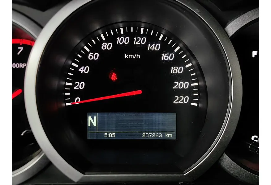 Suzuki Grand Vitara 2.4 AT (169 л.с.) Синий в АВИЛОН. Слайд №16 Suzuki Grand Vitara 2.4 AT (169 л.с.) Синий в АВИЛОН. Слайд №16