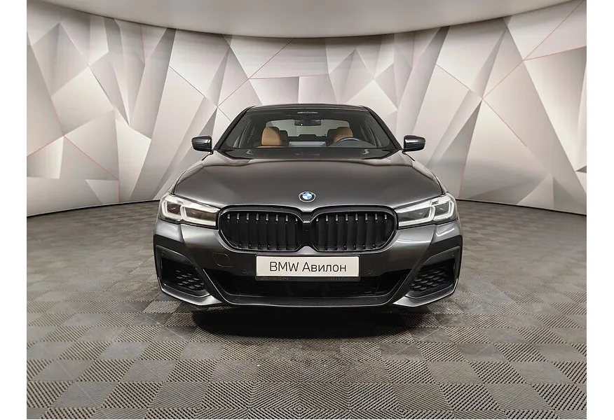 BMW 5 серия 530i xDrive Steptronic (249 л.с.) Серый в АВИЛОН. Слайд №3