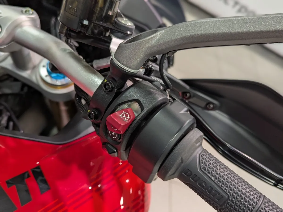 Ducati Multistrada V4 1158 см³ (170 л.с.) (170) 1158 Красный в АВИЛОН. Слайд №12