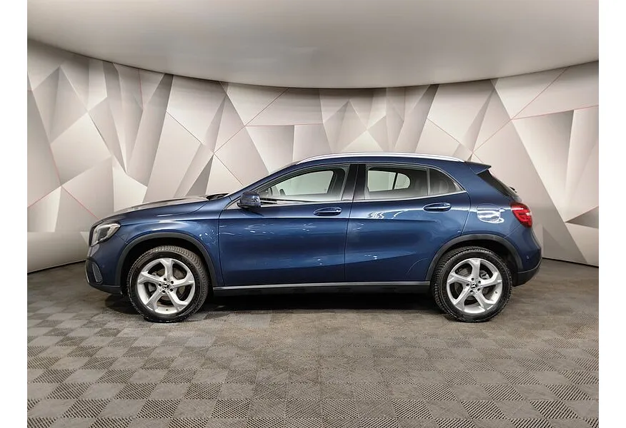 Mercedes-Benz GLA 200 7G-DCT (150 л.с.) Особая серия Синий в АВИЛОН. Слайд №5