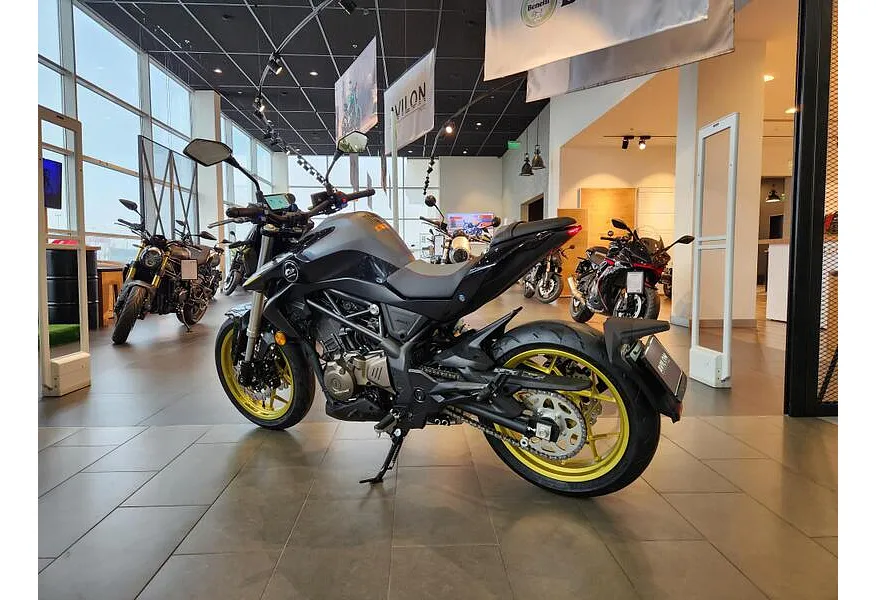 QJMOTOR SRK 400 400 см³ (41 л.с.) (41) 400 Черный в АВИЛОН. Слайд №7