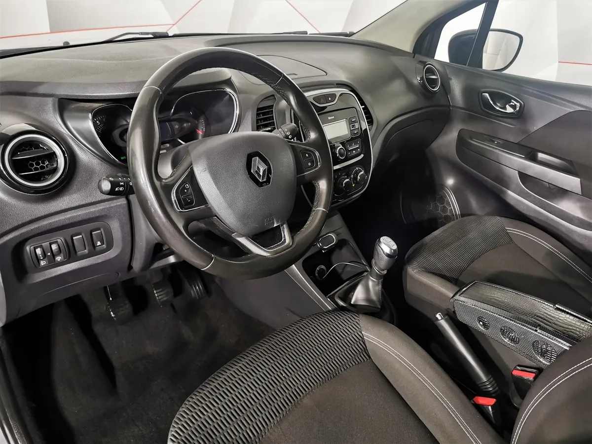 Renault Kaptur 2.0 MT AWD (143 л.с.) Drive Серый в АВИЛОН. Слайд №18