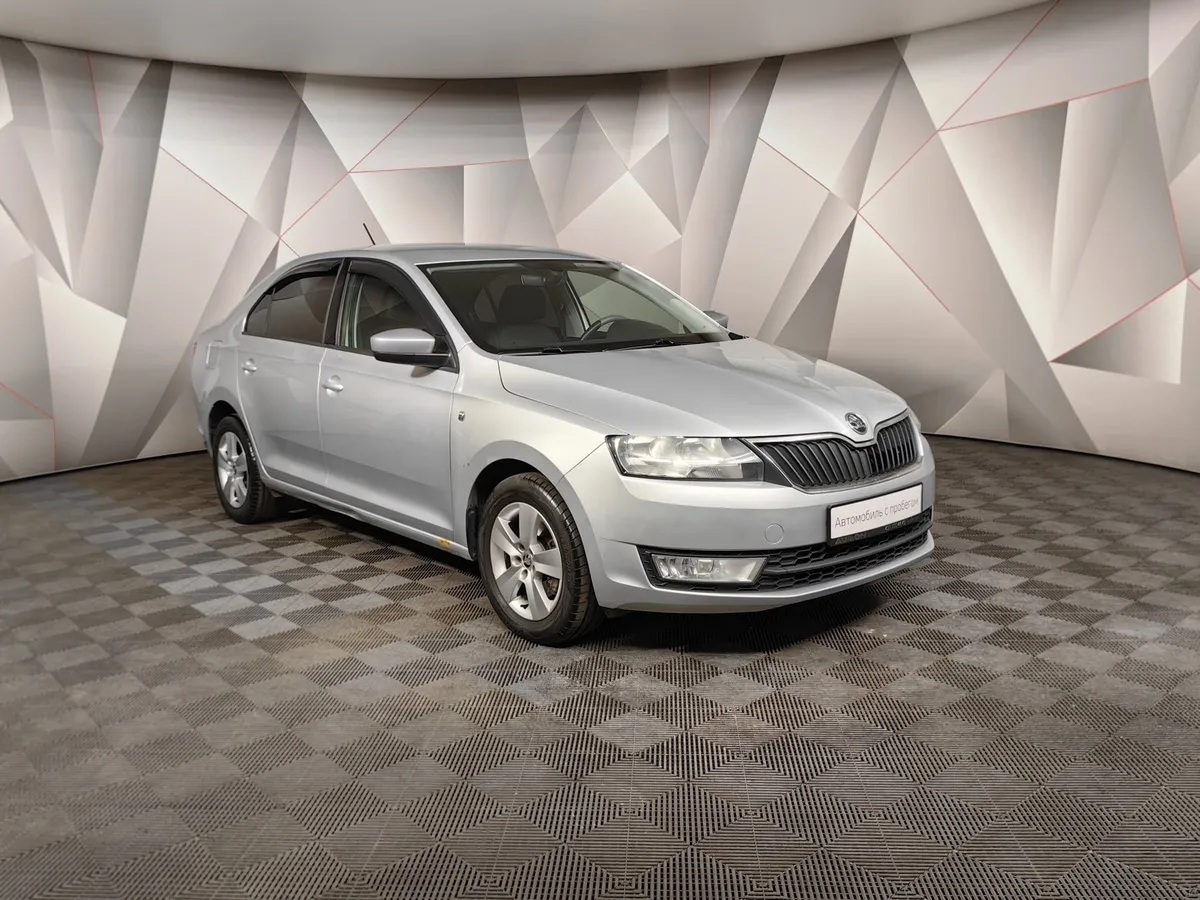 Skoda Rapid 1.6 MT (105 л.с.) Серебристый в АВИЛОН. Слайд №3