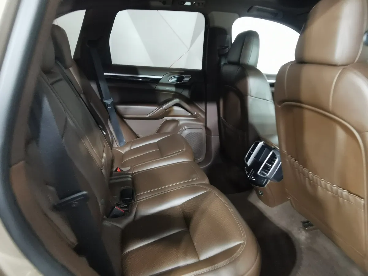 Porsche Cayenne S 3.6 Tiptronic S AWD (420 л.с.) Коричневый в АВИЛОН. Слайд №15