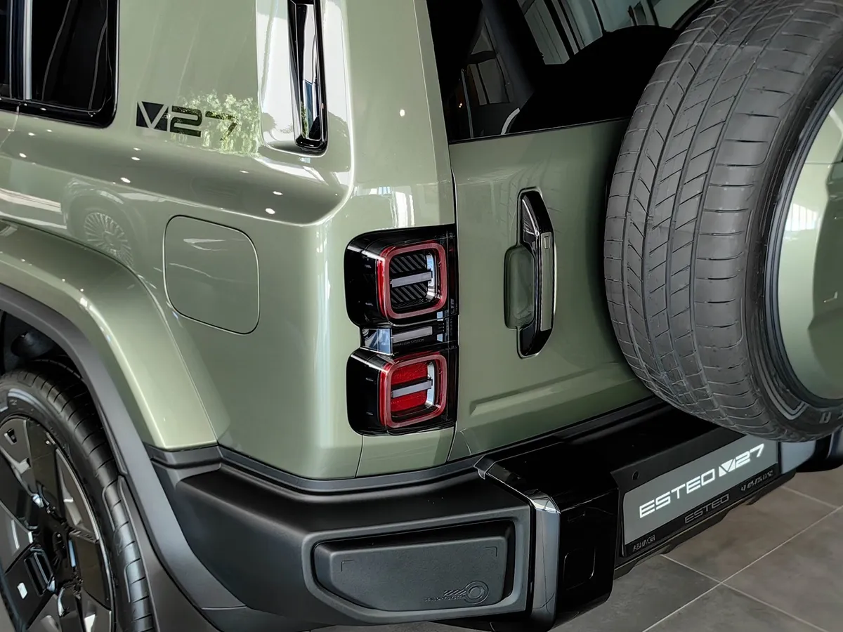 ESTEO V27 1.5h REEV AT 4WD (456 л.с.) Премиум Зеленый в АВИЛОН. Слайд №20