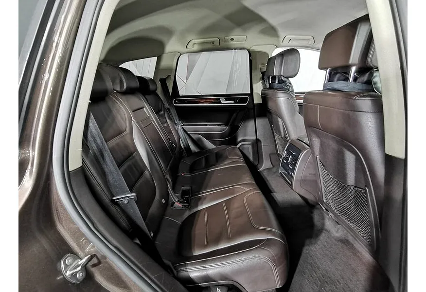 Volkswagen Touareg 3.0 TDI Tiptronic 4Motion (245 л.с.) Коричневый в АВИЛОН. Слайд №17