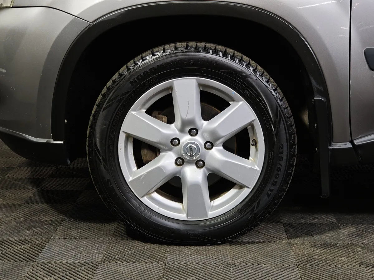 Nissan X-Trail 2.5 CVT AWD (171 л.с.) LE Top Серый в АВИЛОН. Слайд №9
