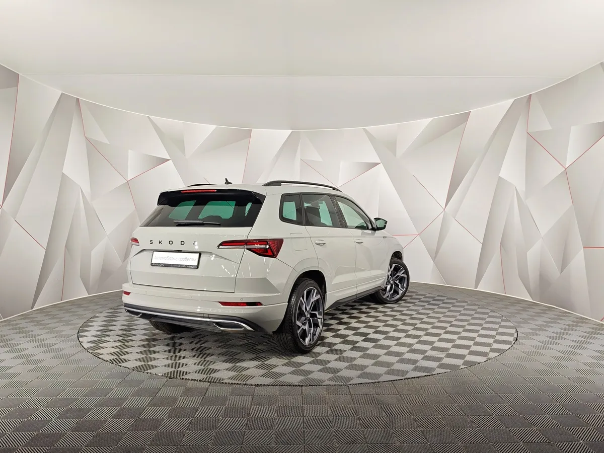 Skoda Karoq 2.0 AMT AWD (190 л.с.) SportLine 4х4 Серый в АВИЛОН. Слайд №2