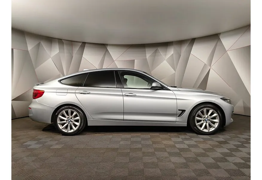 LIVE. Слайд №3