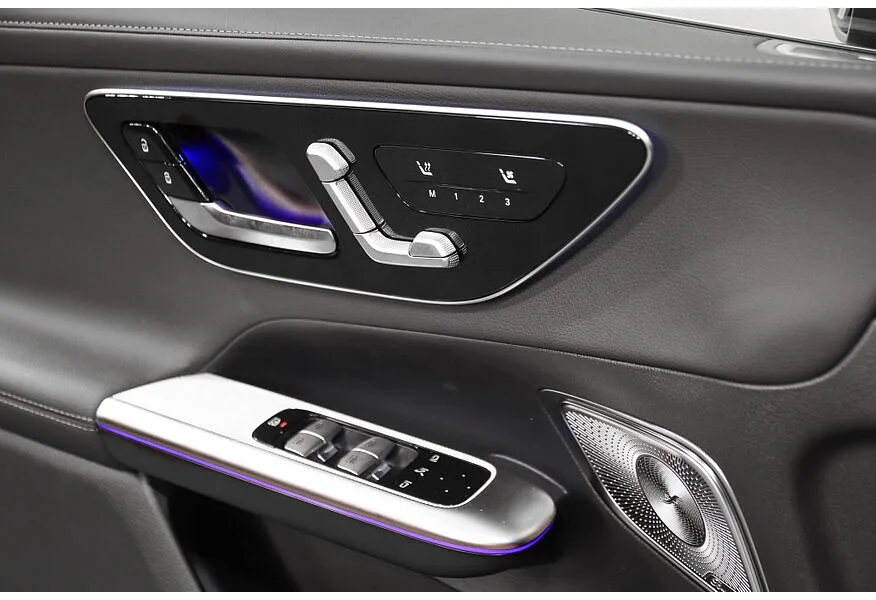 Mercedes-Benz GLC 300 4MATIC 9G-TRONIC (258 л.с.) Черный в АВИЛОН. Слайд №14