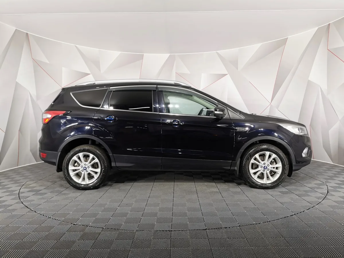 Ford Kuga 1.5 EcoBoost AT AWD (150 л.с.) Titanium Черный в АВИЛОН. Слайд №6