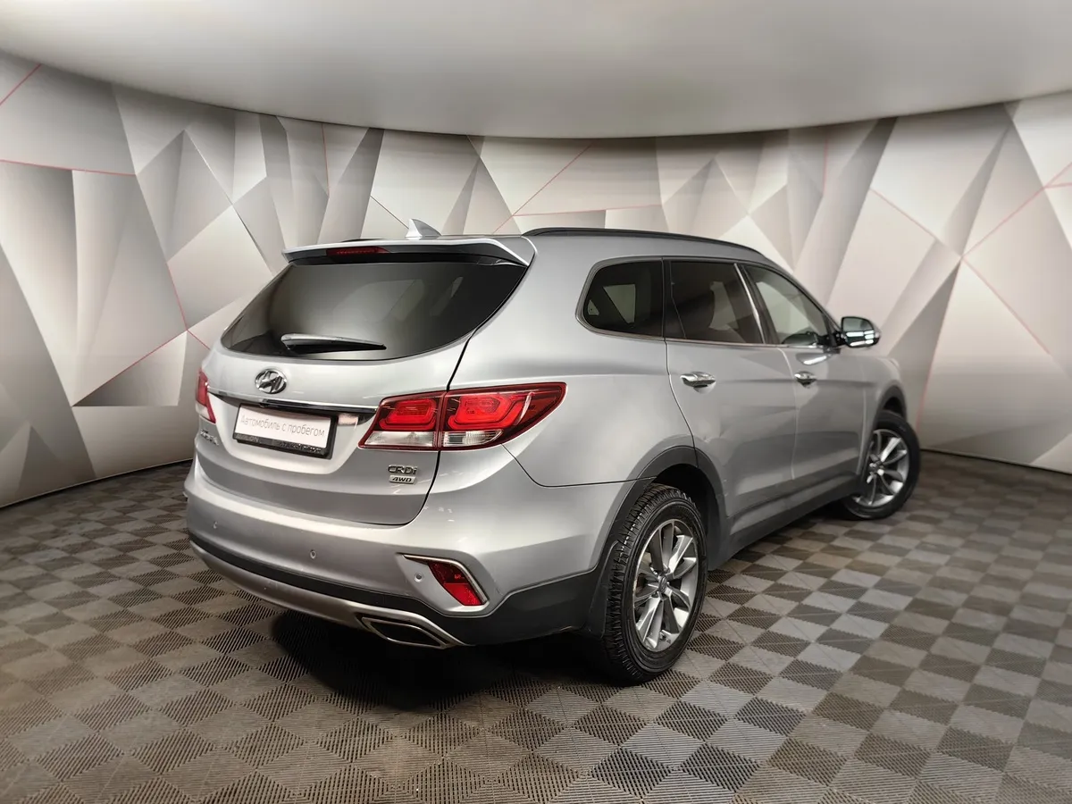 Hyundai Santa Fe 2.2 CRDi AT 4WD (200 л.с.) Style Серебристый в АВИЛОН. Слайд №2