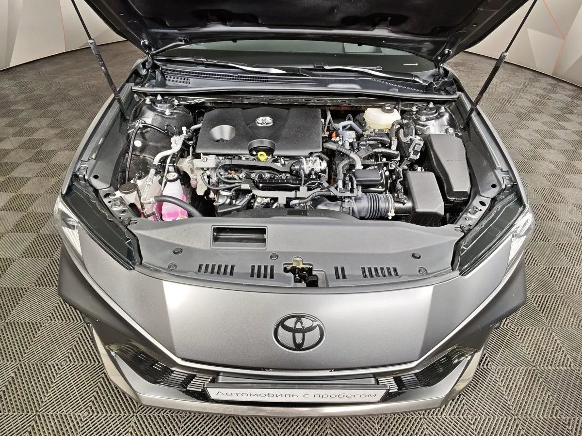 Toyota Camry 2.0h CVT (197 л.с.) Sport Plus Серый в АВИЛОН. Слайд №11