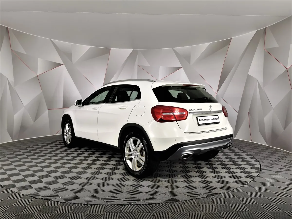 Mercedes-Benz GLA 200 7G-DCT (150 л.с.) Особая серия Белый в АВИЛОН. Слайд №4