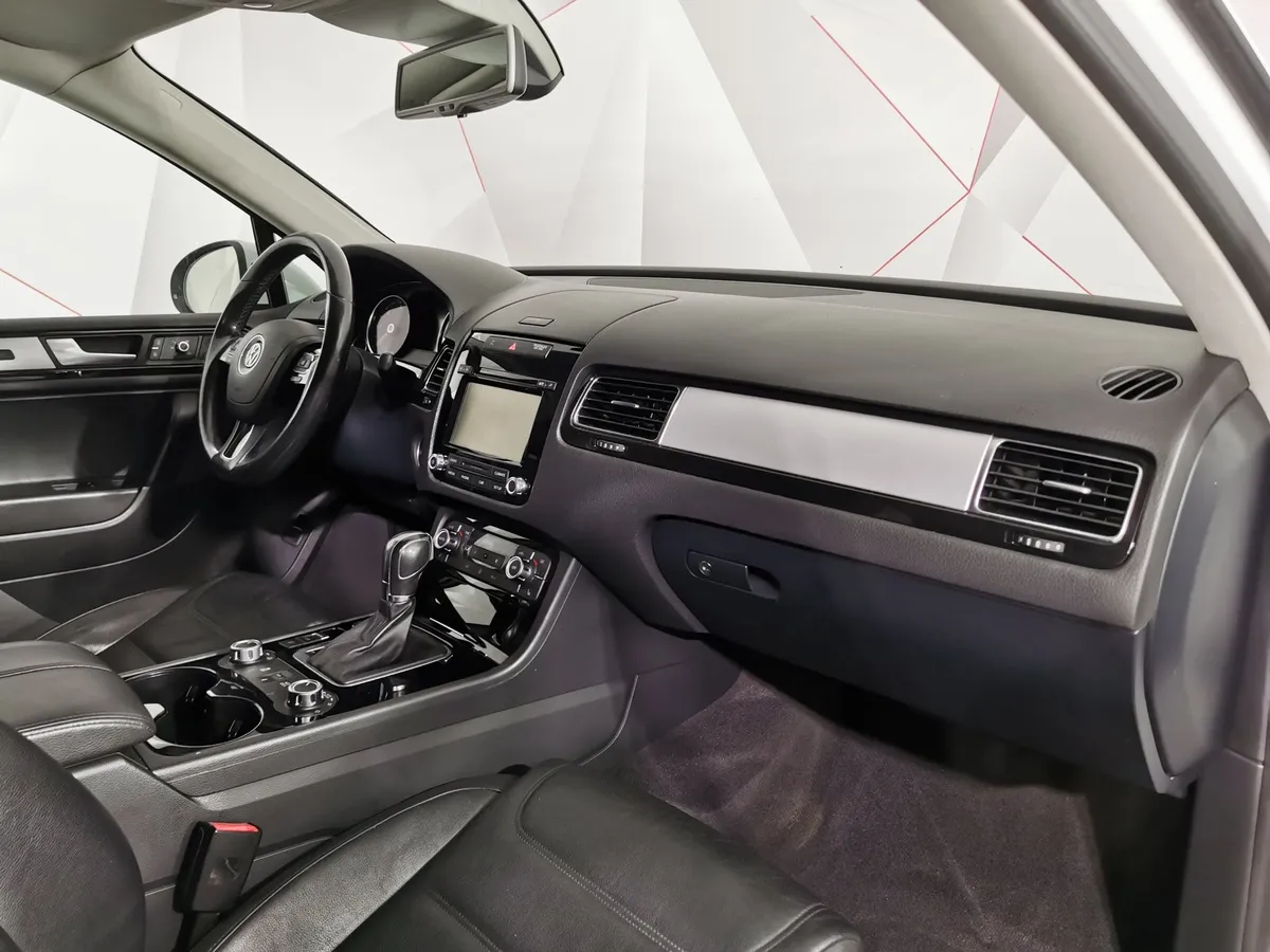 Volkswagen Touareg 3.0 TDI Tiptronic 4Motion (204 л.с.) Белый в АВИЛОН. Слайд №12