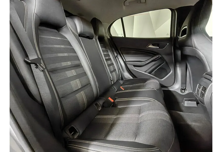 Mercedes-Benz GLA 200 7G-DCT (150 л.с.) Особая серия Серый в АВИЛОН. Слайд №16