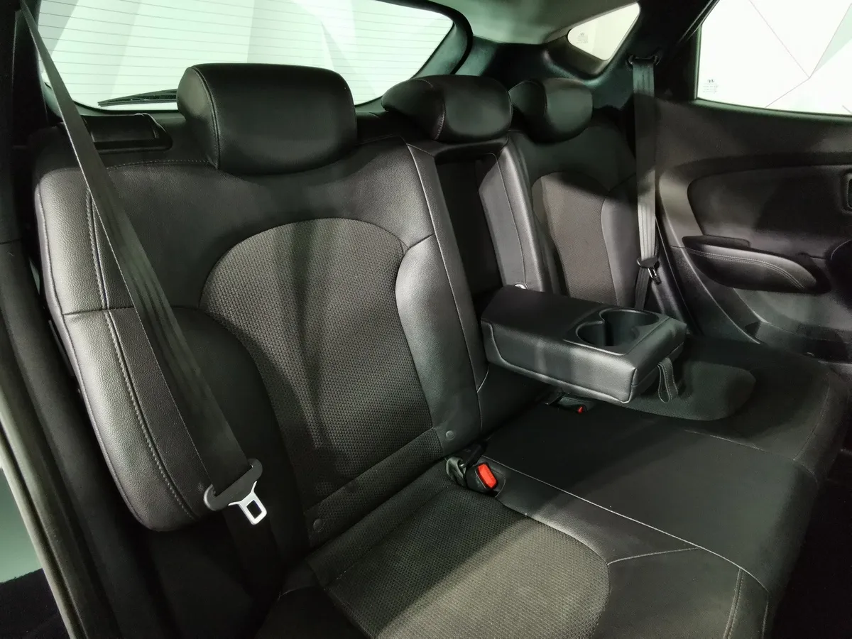 Hyundai ix35 2.0 AT (150 л.с.) Comfort Черный в АВИЛОН. Слайд №16
