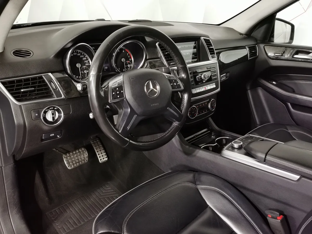 Mercedes-Benz M-Класс ML 350 BlueEfficiency 7G-Tronic Plus 4Matic (306 л.с.) Черный в АВИЛОН. Слайд №18
