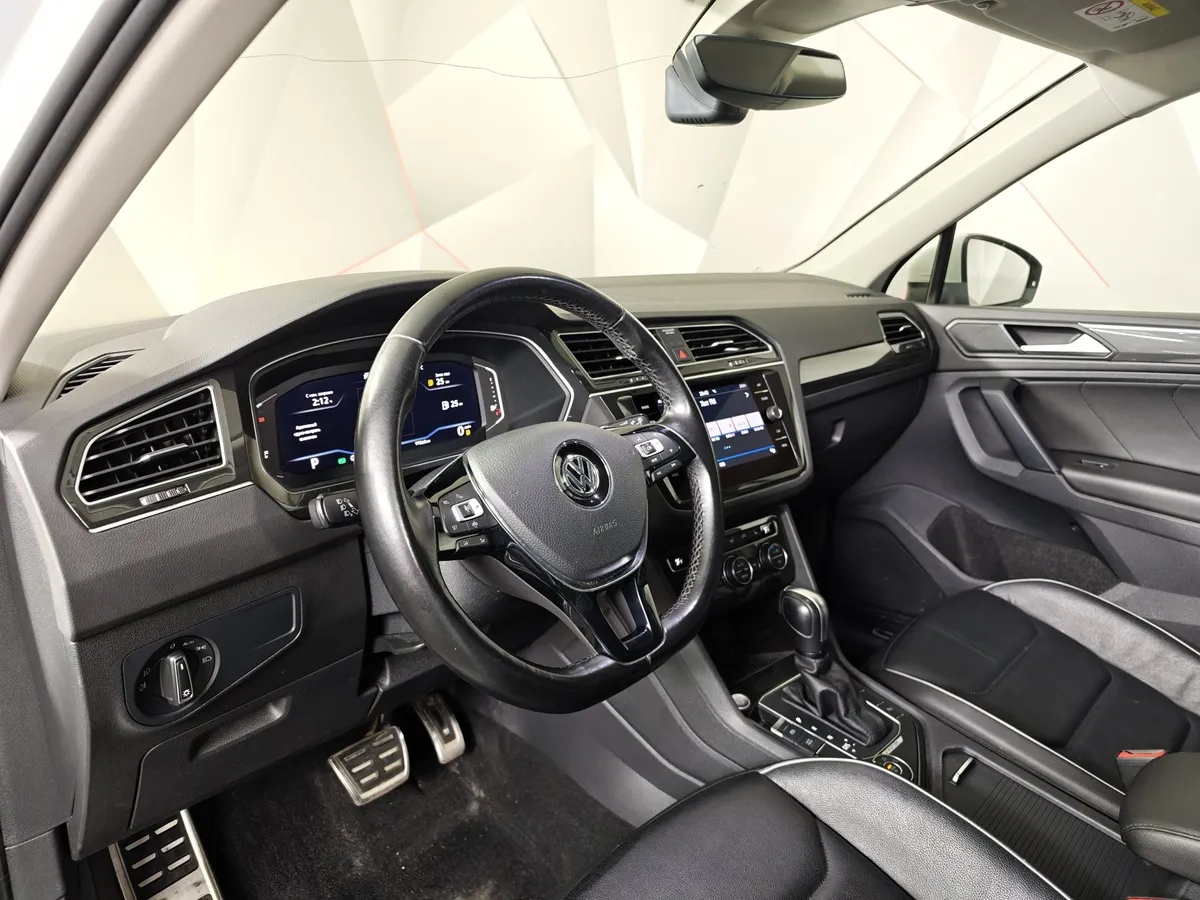 Volkswagen Tiguan 2.0 TSI 4Motion DSG (220 л.с.) Sportline Белый в АВИЛОН. Слайд №18