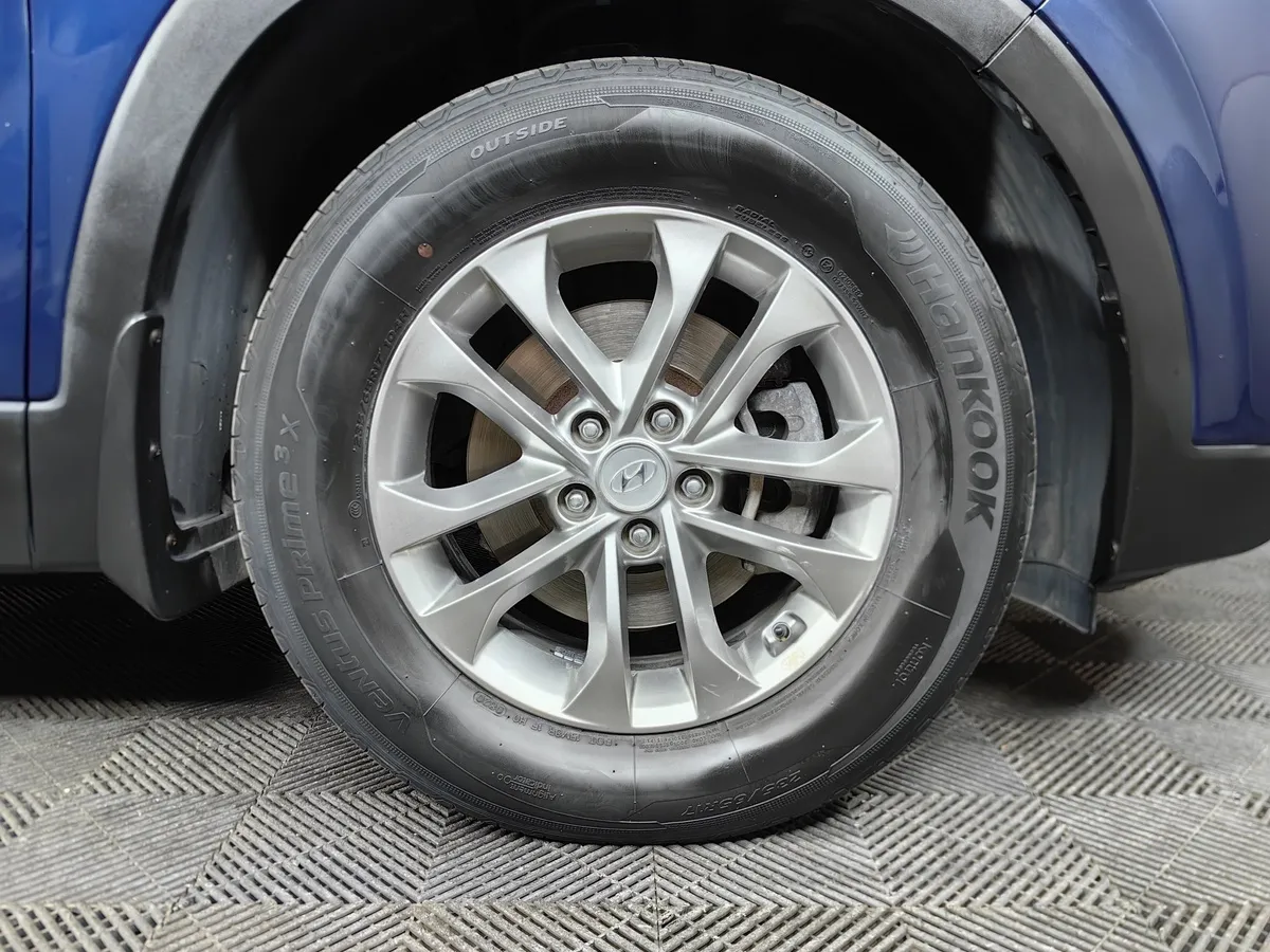 Hyundai Santa Fe 2.4 (188 л.с.) - 6AT Lifestyle Синий в АВИЛОН. Слайд №9