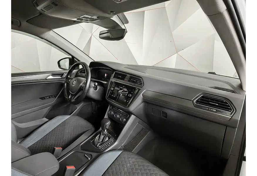 Volkswagen Tiguan 1.4 TSI BlueMotion DSG (150 л.с.) Comfortline Белый в АВИЛОН. Слайд №11