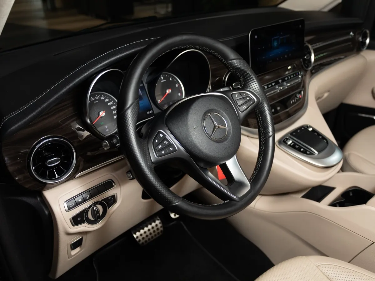 Mercedes-Benz V-Класс V 250 d AT L2 4x4 (190 л.с.) Exclusive Черный в АВИЛОН. Слайд №12