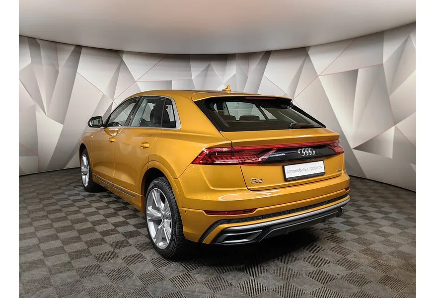 Audi Q8 55 TFSI Tiptronic quattro (340 л.с.) Оранжевый в АВИЛОН. Слайд №4